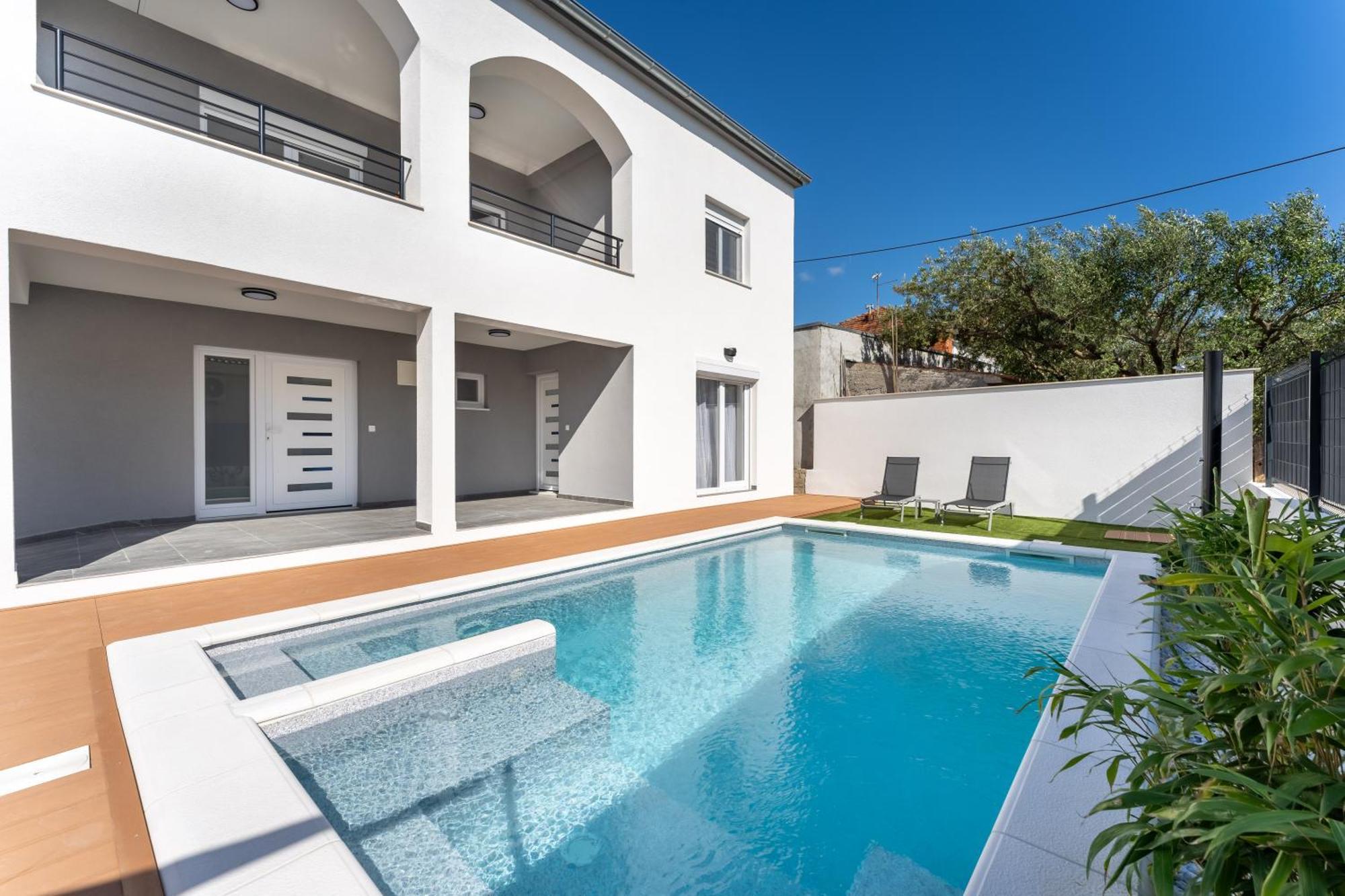 Bernie Apartments With A Pool Zadar Exterior foto