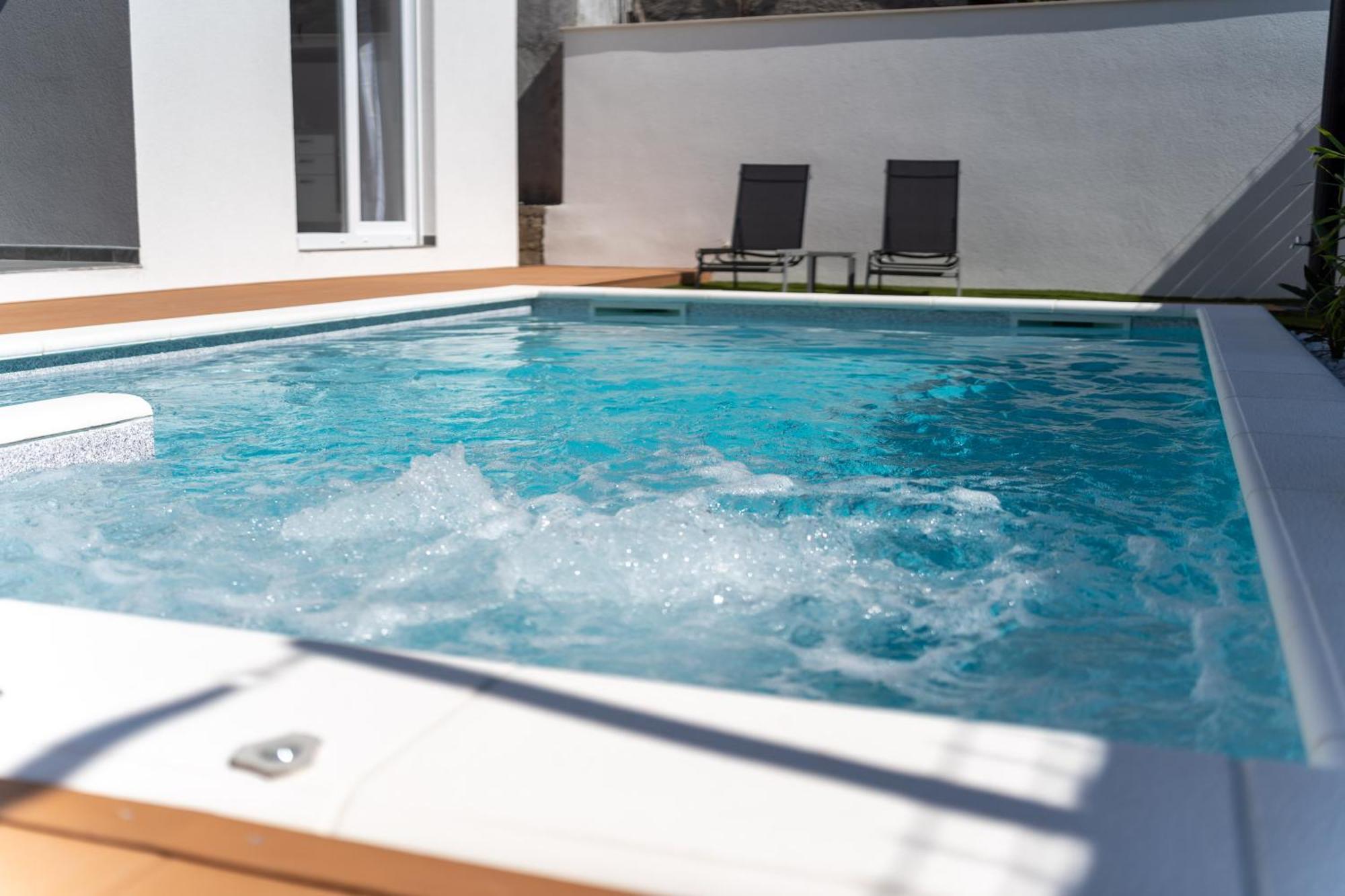 Bernie Apartments With A Pool Zadar Exterior foto