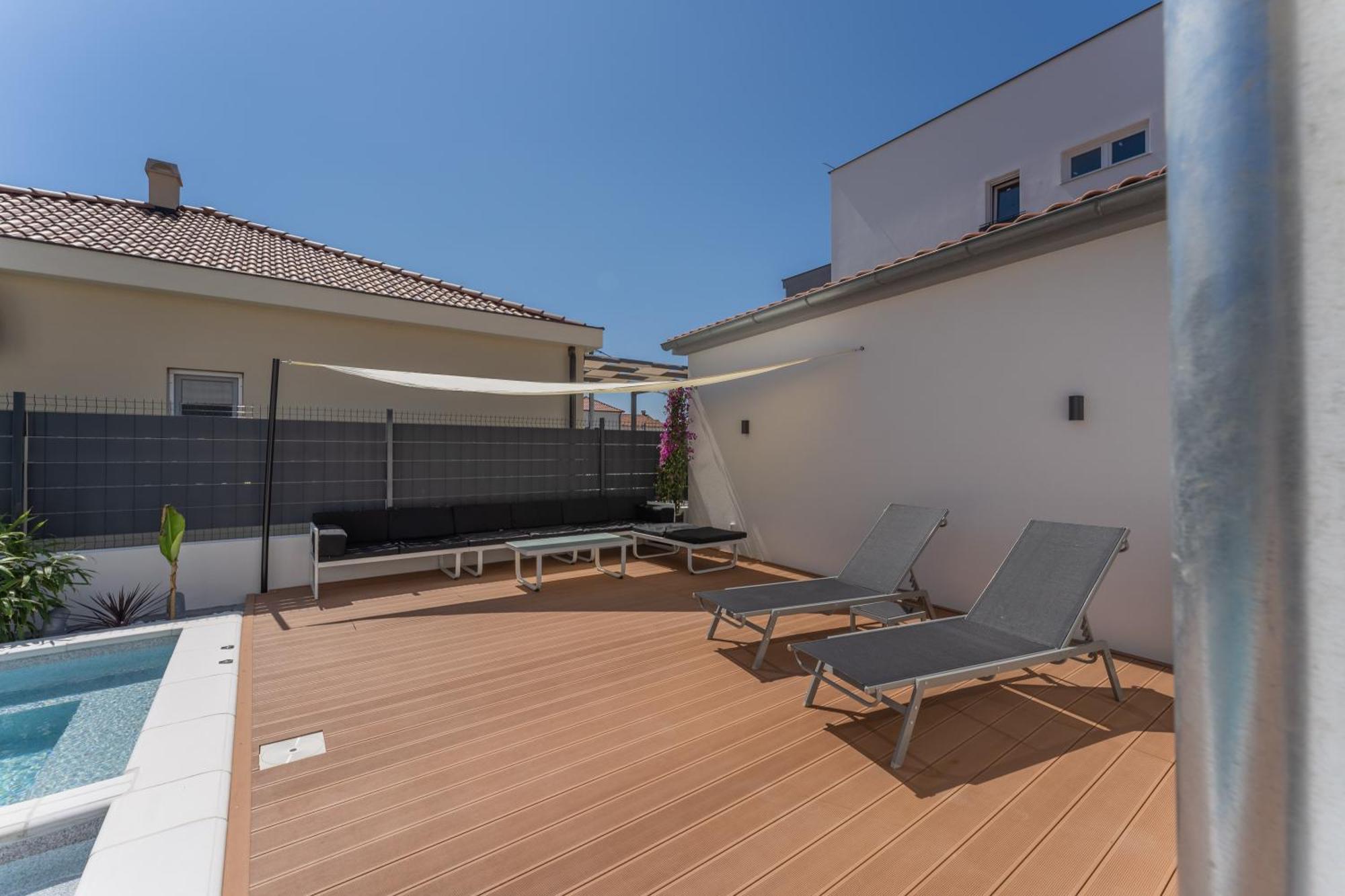 Bernie Apartments With A Pool Zadar Exterior foto