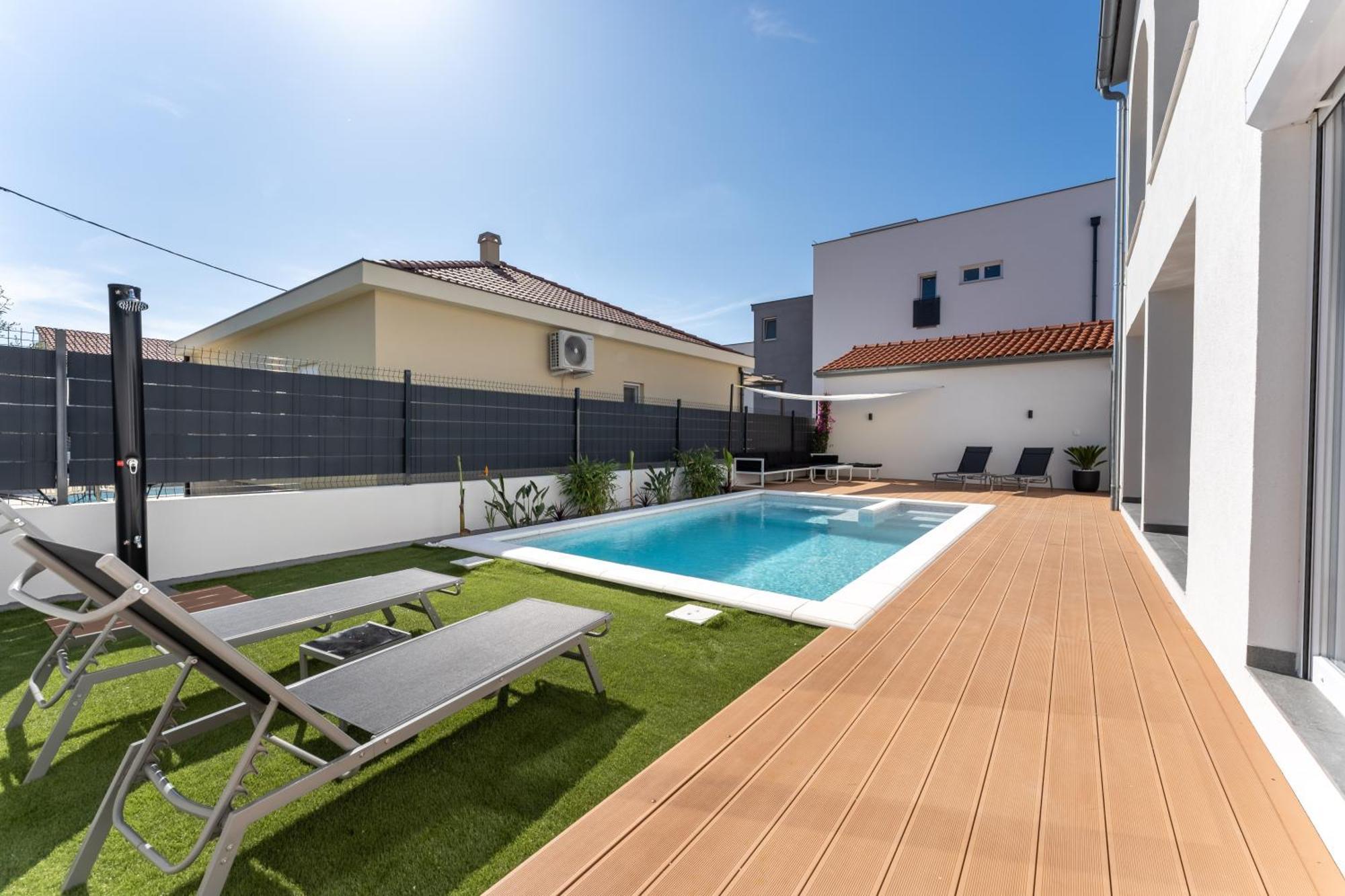 Bernie Apartments With A Pool Zadar Exterior foto